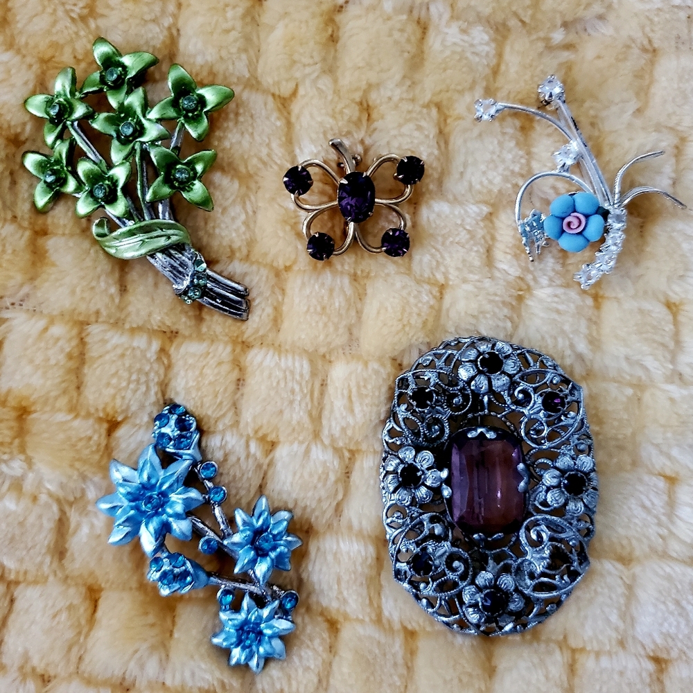5 Vintage Pins/Brooch/Jewelry Floral, Butterfly, Gemstones, Filigree